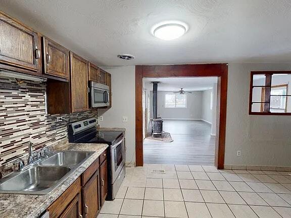 Building Photo - 3737 Whitegate Dr
