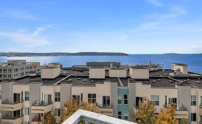 Primary Photo - 2 bed/1bath Belltown full waterfront view ...