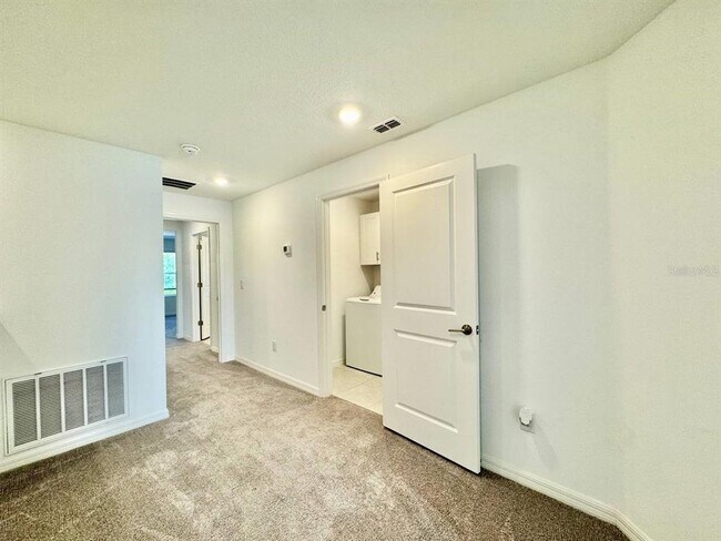 Building Photo - 6093 Acara Ln