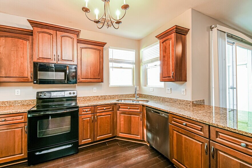 Building Photo - 3617 S Winter Ln
