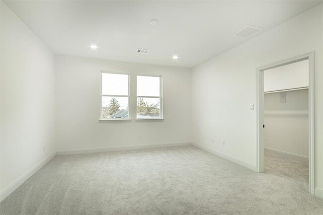 Building Photo - 4006 Bennington St