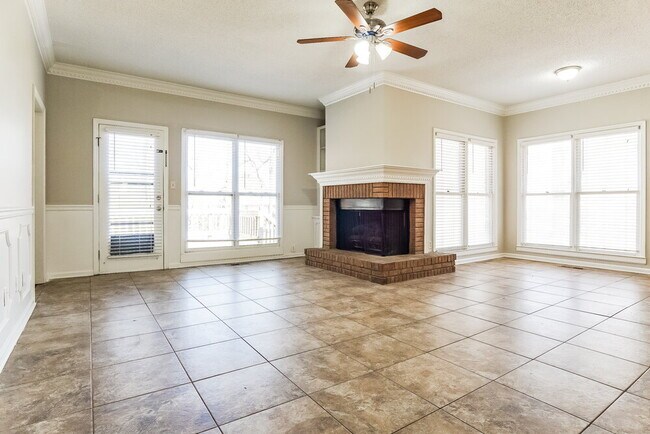 Building Photo - 3017 Teresa Ave