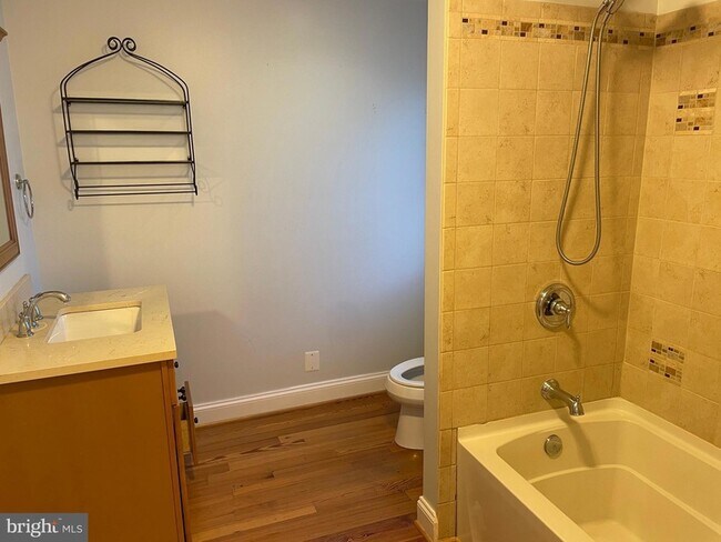 Building Photo - 6270 Davis Rd