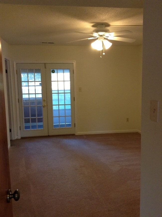 Building Photo - 1508 Fairfax Dr