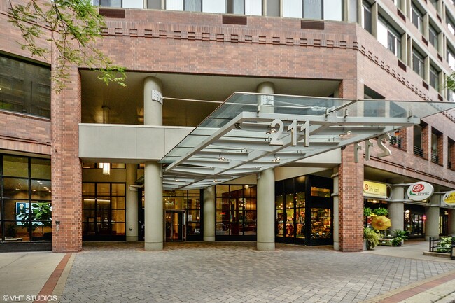 Building Photo - 211 E Ohio St