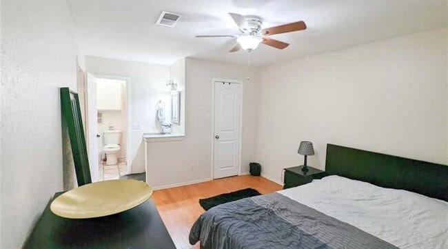 Building Photo - 15534 Zabolio Dr