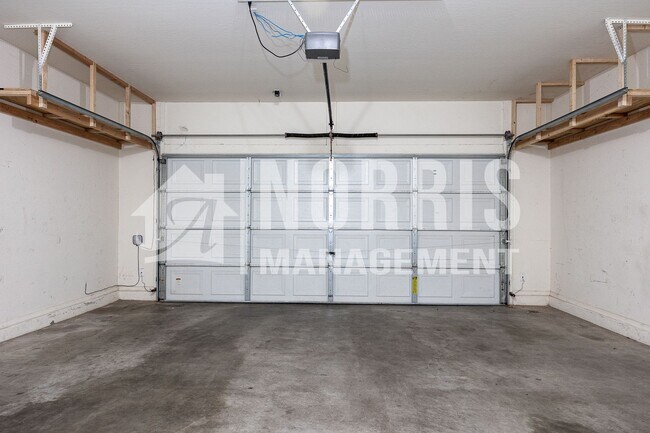 Building Photo - Large Beautiful Home in Coolidge w/ SOLAR