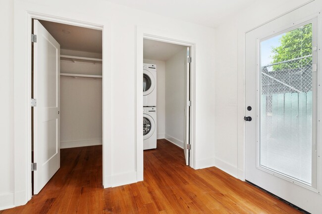 Building Photo - Chic Marigny Living – Brand-New 1 Bed, 1 B...