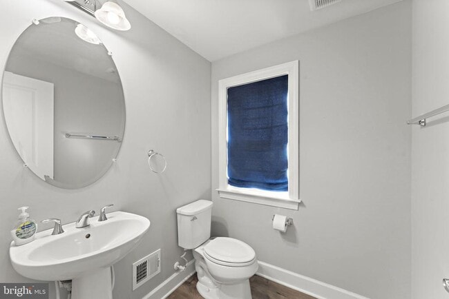 Building Photo - 10541 Hinton Wy