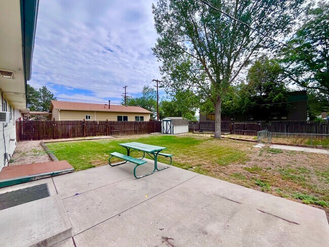 Building Photo - Charming 2 Bedroom, 1 Bath Ranch Home with 2 Car Garage in Southwest Loveland!