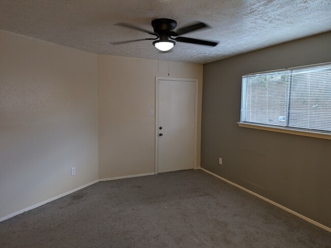 Building Photo - 10607 Staghill Dr