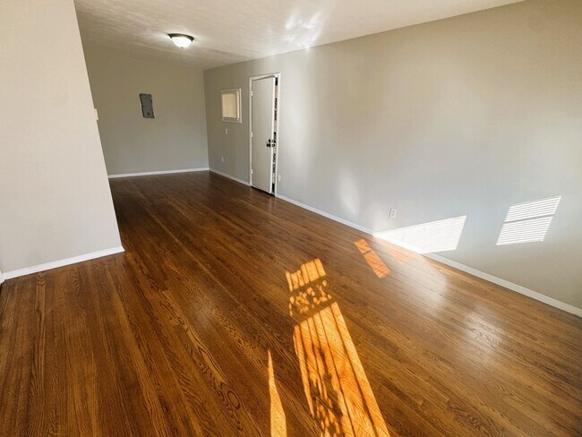 Building Photo - 4956 Owen Rd