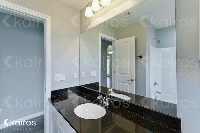 Building Photo - 713 S Patterson Dr