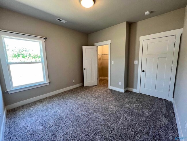 Building Photo - 440 Tillane Pk Cir