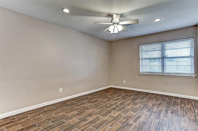 Building Photo - 6031 Cerritos Dr