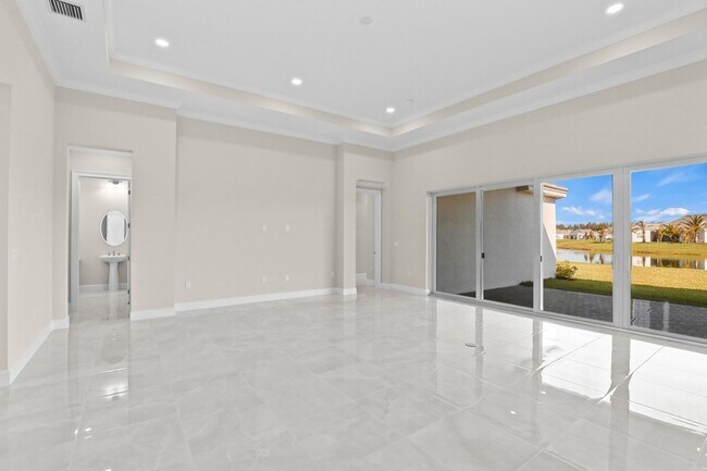 Building Photo - 14823 Wildwood Cir