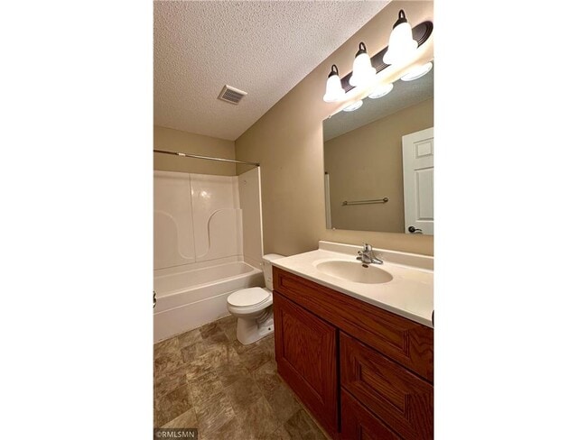 Building Photo - 1760 Riverside Dr