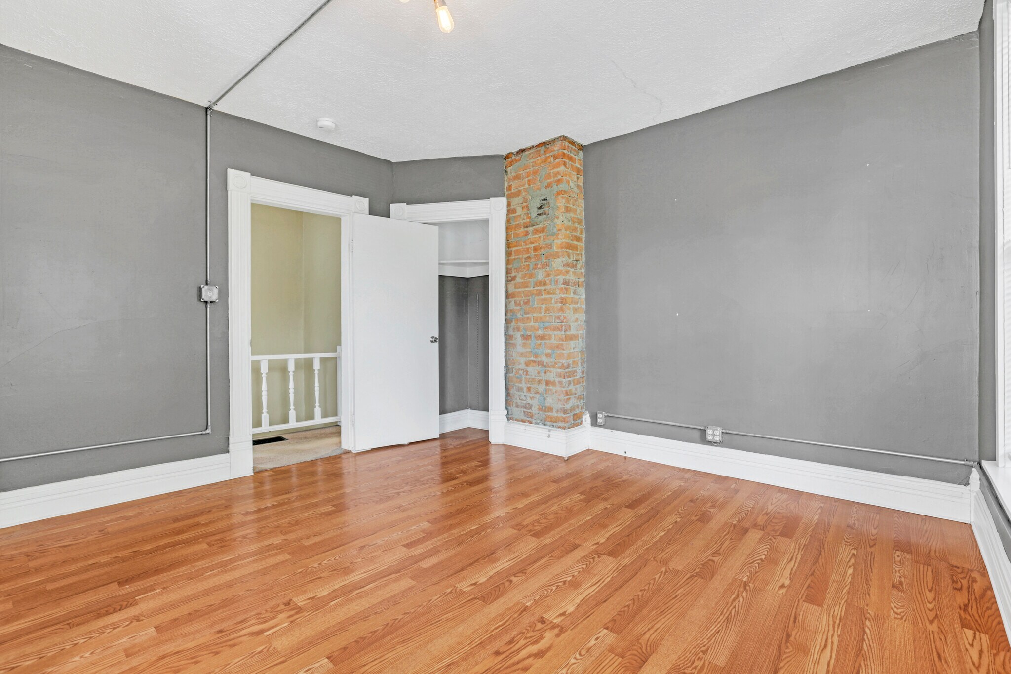 Building Photo - 258 Allen Ave