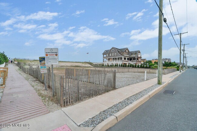 Building Photo - 985 Ocean Ave