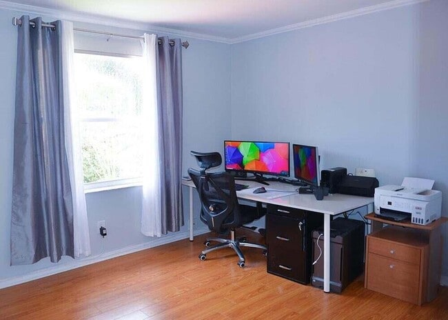 Building Photo - 6125 NW 40th St