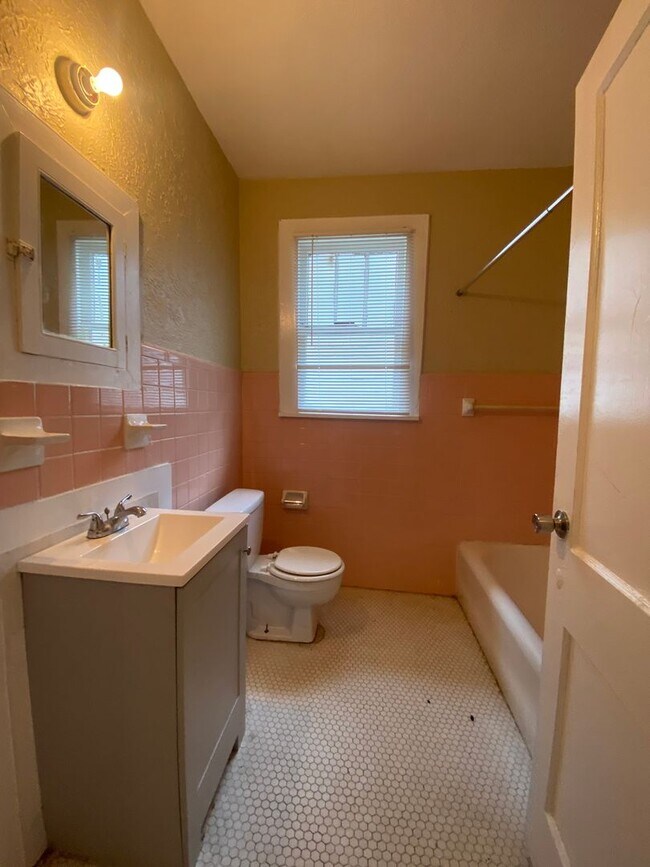 Building Photo - **ON HOLD**Total Electric**4 Bedroom / 2 B...