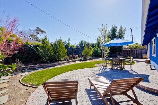 Building Photo - Wow! What a Great Home! Available Soon!