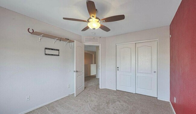 Building Photo - 23865 W Huntington Dr