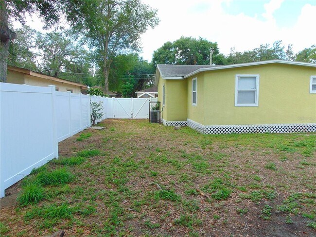 Building Photo - 4214 E Palifox St