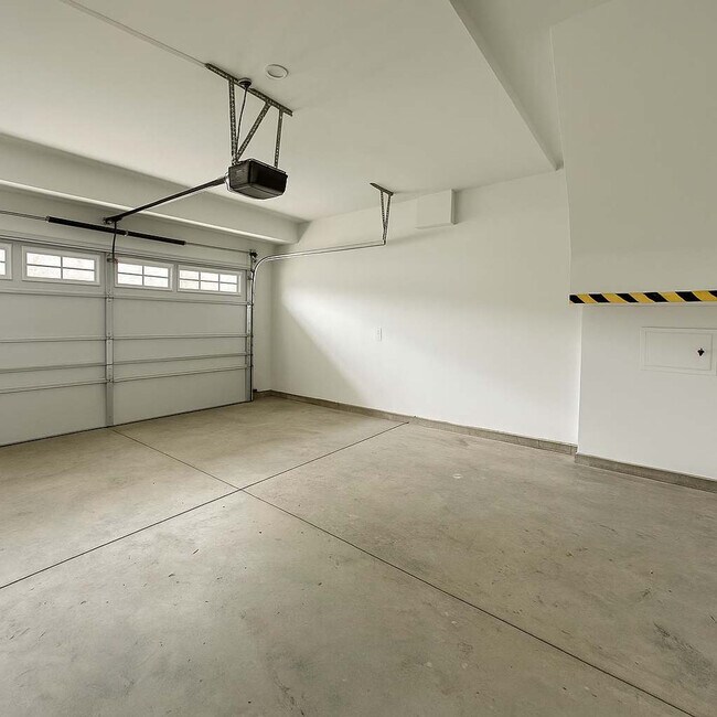 Building Photo - 28403 Torch Pkwy