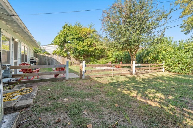 Building Photo - 108 Bonita Ave