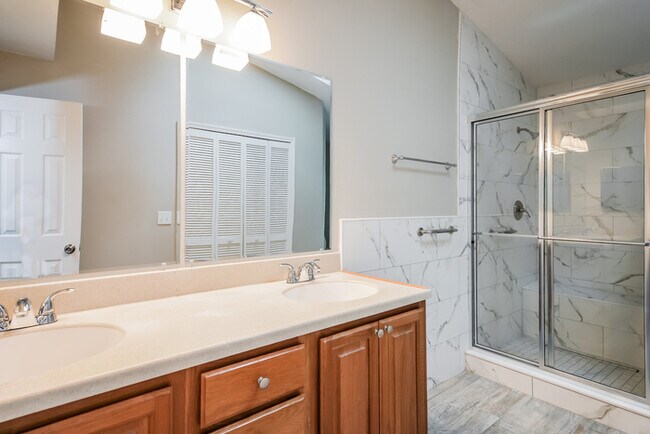 Building Photo - Spacious 3 Bedroom Kissimmee Home