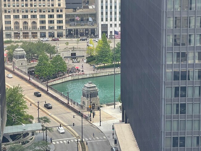 Building Photo - 440 N Wabash Ave