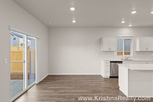 Building Photo - Beautiful 4 BD* 2.5 BA* **NEW** CONSTRUCTION* 2026 Built* Single Family Home Located In East Park...