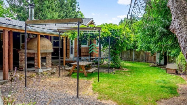 Building Photo - 3 Bed 2 Bath Single-family Home Available for Rent!