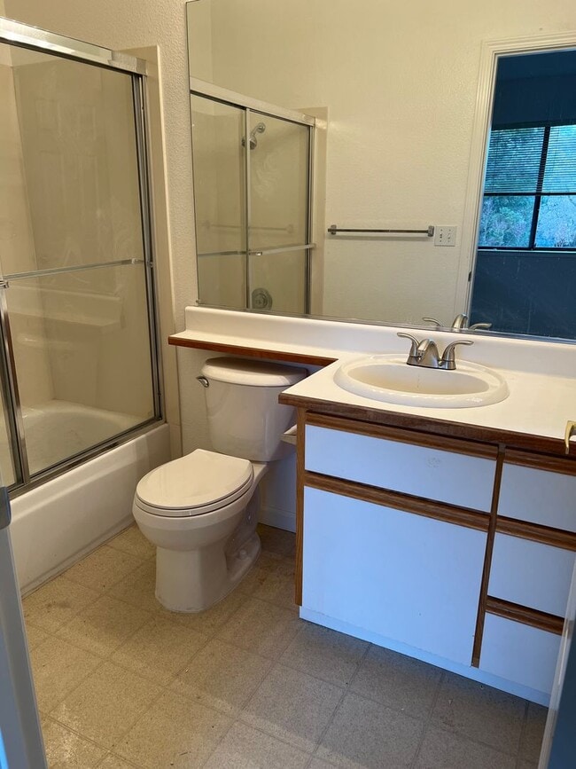 Building Photo - 2598 Oak Rd