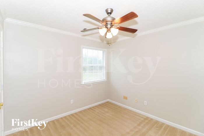 Building Photo - 4015 Fairway View Cir E