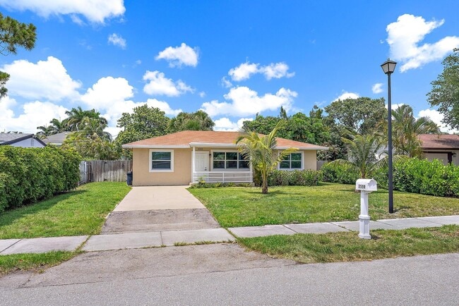 Building Photo - 2559 Conroy Dr