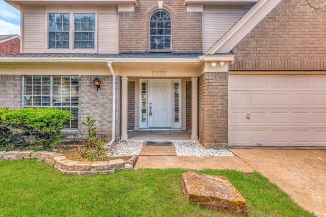 Building Photo - 5635 Sage Manor Dr