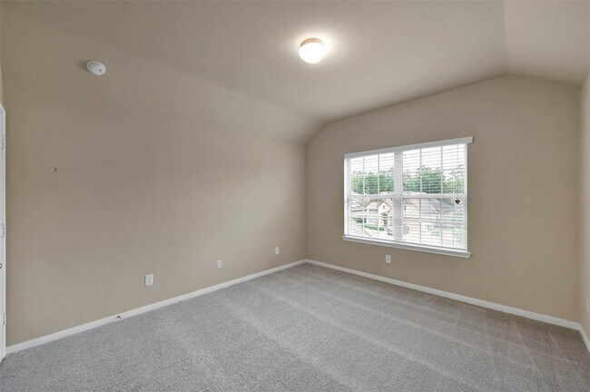 Building Photo - 2458 Garden Falls Dr