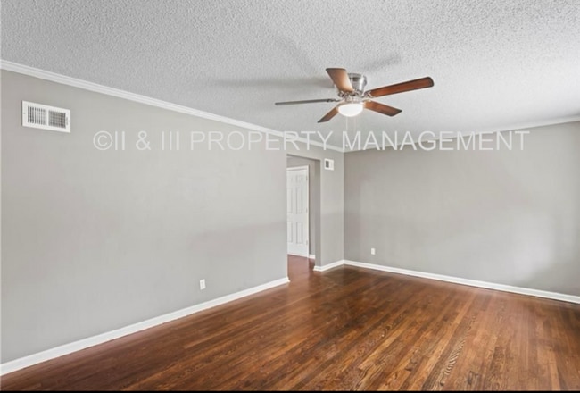 Building Photo - 8022 W 61st St