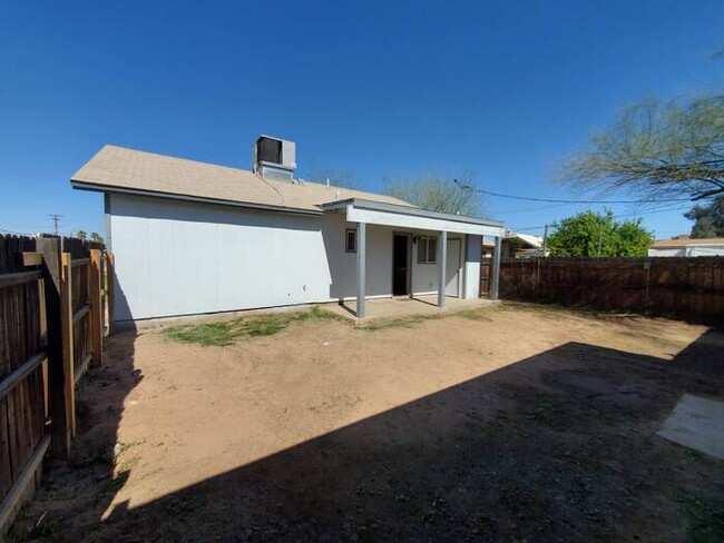 Building Photo - Single Family Home