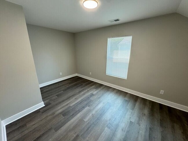 Building Photo - Fully Updated 4 Bedroom Home in Raleigh