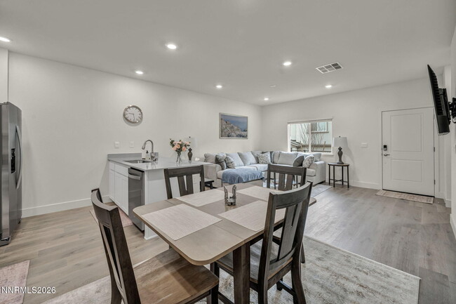 Building Photo - 1634 Icelandic Wy