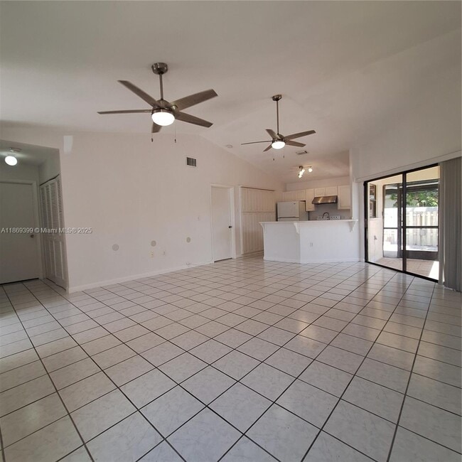 Building Photo - 3214 San Remo Cir