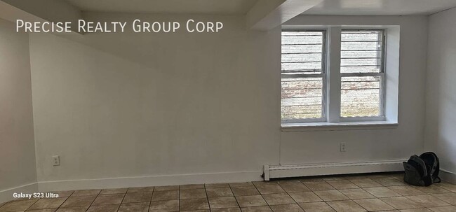 Building Photo - 18 Highland Ave