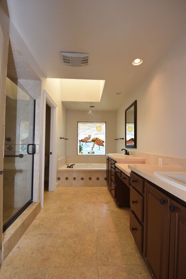 Building Photo - 6490 La Senda Ct