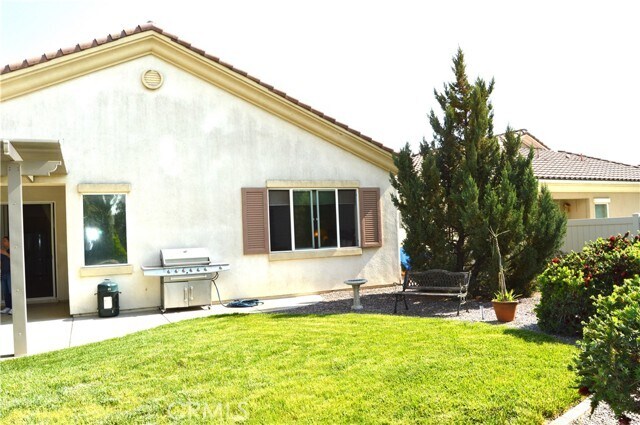 Building Photo - 1745 S Forest Oaks Dr