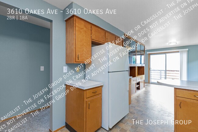 Building Photo - 3610 Oakes Ave