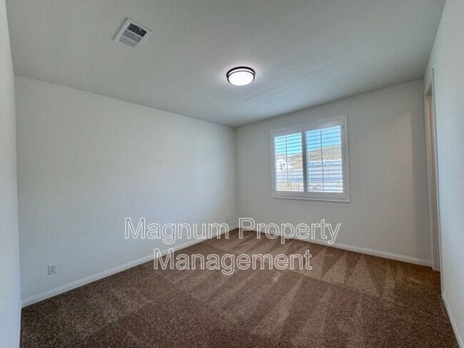 Building Photo - 25181 Desert Sage Dr