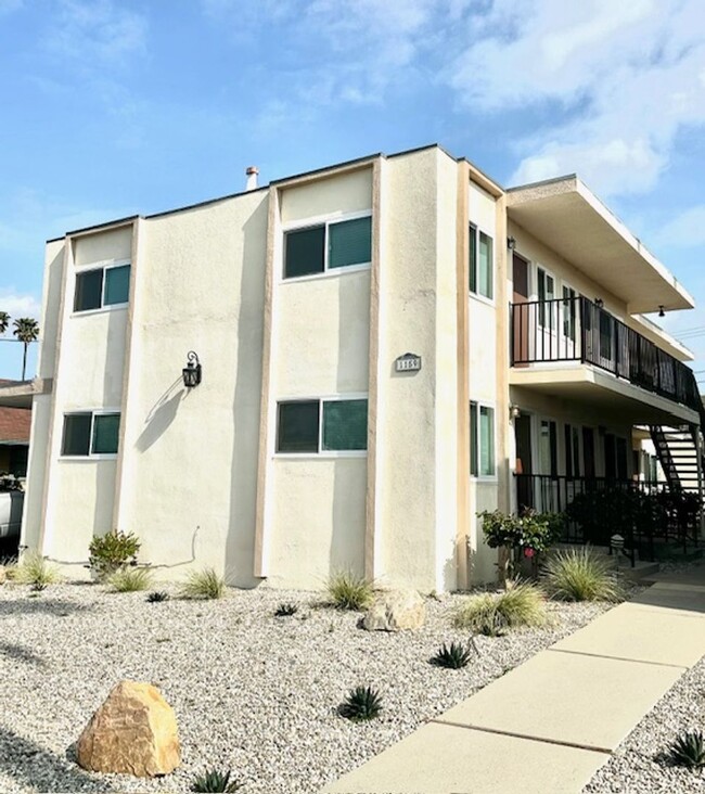 Primary Photo - One bedroom apartment! Downtown Ventura!